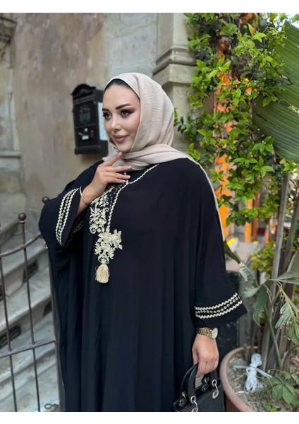 Etnik Çiçek Nakışlı Elbise Siyah Renk