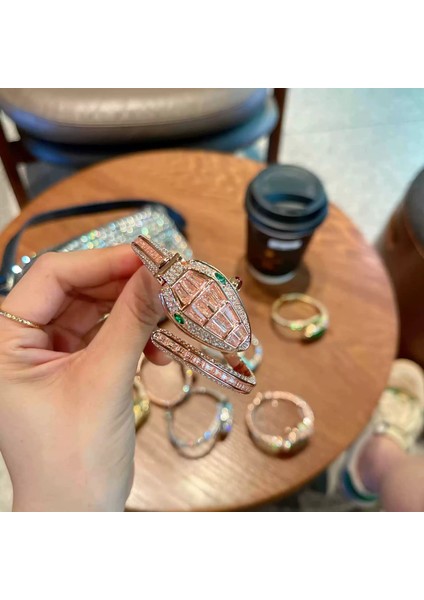 Blgari Yılan Kelepçe Kadın Kol Saati, Kapaklı,taş Işlemeli Kadın Saat