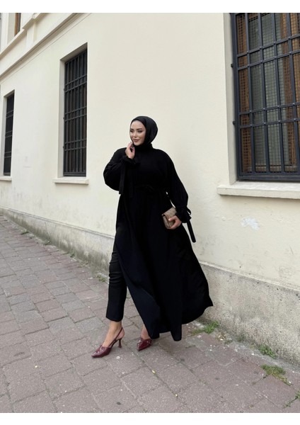 Siyah Renk Kol ve Yırtmaç Detaylı Abaya modelleri