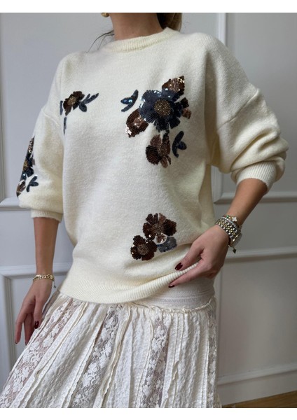 Krem Pul Çiçek Desenli Kazak