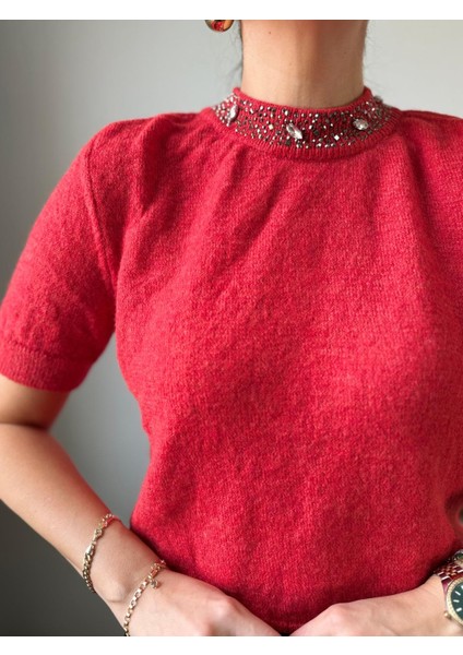 Kırmızı Yarım Kol Yaka Taşlı Kazak fırsatları