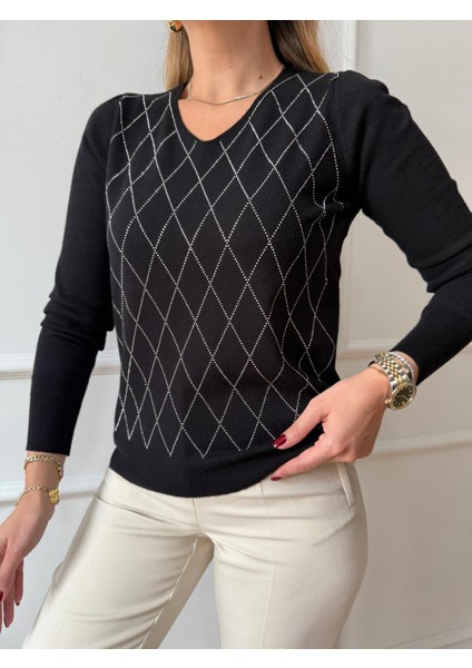 Siyah Baklava Desenli Taşlı Bluz