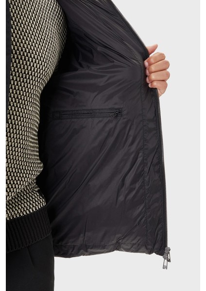 Regular Fit Kapüşonlu Dik Yaka Kapitoneli Şişme Mont Erkek Mont XM001115 AF16589 UC001