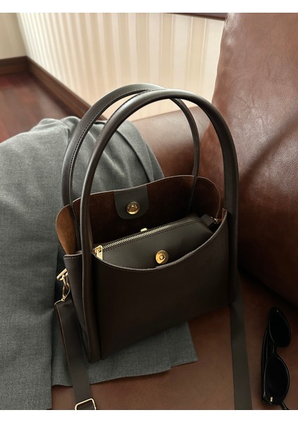 Kadın Üç Bölmeli Özel Tasarım Çıkarılabilir Makyaj Çantalı Suni Deri El ve Omuz Çantası Rain modelleri