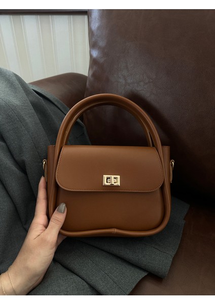 Kadın Gold Kilit Detaylı Ayarlanabilir Askılı El Omuz ve Çapraz Çanta Mona fırsatları