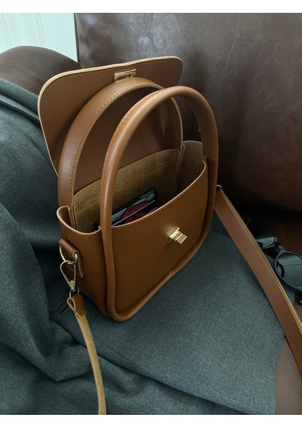 Kadın Gold Kilit Detaylı Ayarlanabilir Askılı El Omuz ve Çapraz Çanta Mona indirimleri