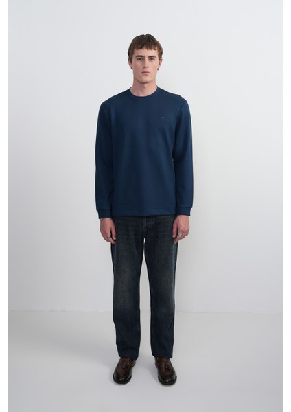 Erkek Göğüs Nakış Bisiklet Yaka Lacivert Sweatshirt modelleri