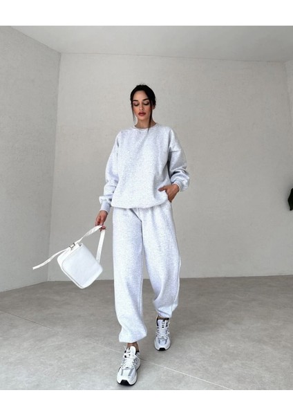 Şardonlu 3 Iplik Kumaş Bisiklet Yaka Sweatshirt ve Bel Lastikli Pantolon Takım