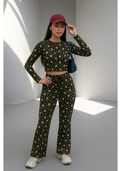 Siyah Sarı Çiçek Desenli Pamuk Fitilli Rahat ve Şık Crop Top Üst ve Alt Ikili Takım Günlük