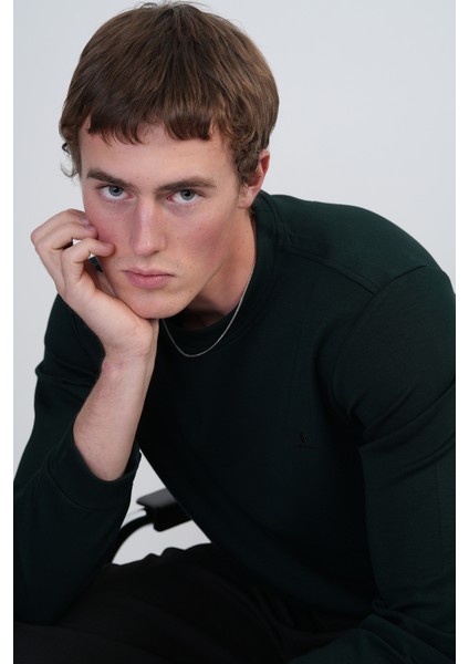 Erkek Göğüs Nakışlı Bisiklet Yaka Yeşil Sweatshirt indirimleri