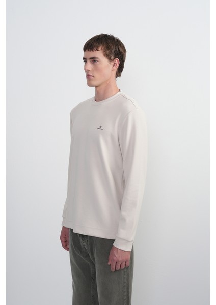 Erkek Göğüs Nakışlı Bisiklet Yaka Krem Sweatshirt fırsatları