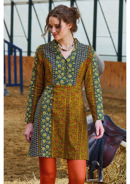 Hakim Yaka Düğme Detaylı Bağlamalı Uzun Kollu Elbise