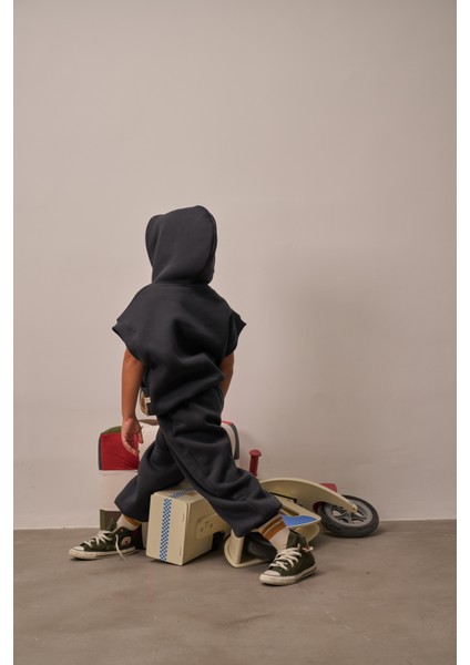 Koyu Gri Nakışlı Cepli Hoodie Takım modelleri