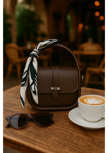 Kadın Gold Aksesuar Detaylı Ayarlanabilir Askılı Fular Hediyeli El Omuz ve Çapraz Çanta Milan