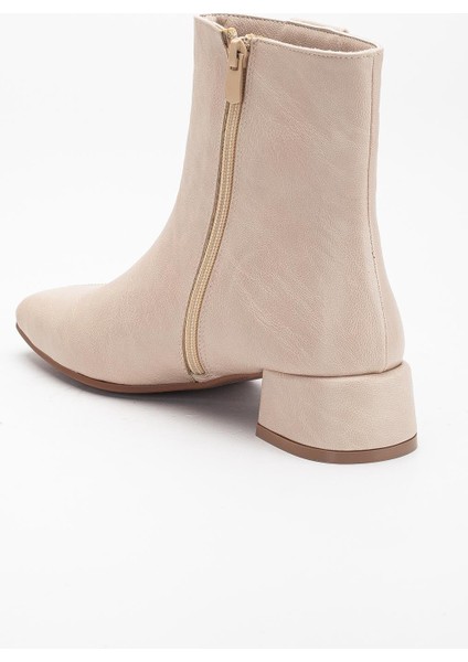 Bej Kadın Kısa Topuklu Bot Küt Burun Metal Aksesuarlı Suni Deri indirimleri