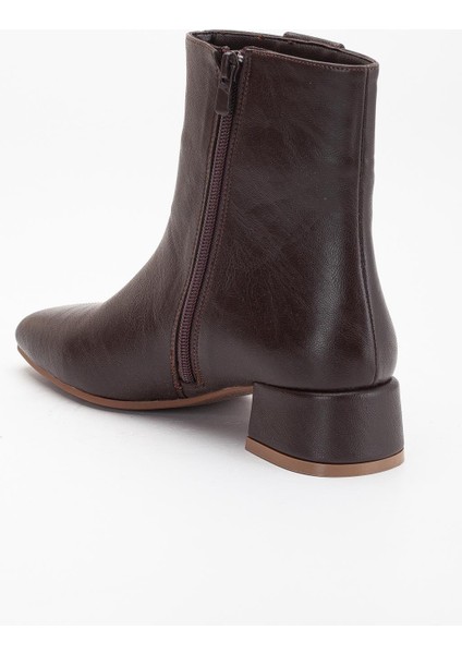 Kahverengi Kadın Kısa Topuklu Bot Küt Burun Metal Aksesuarlı Suni Deri indirimleri
