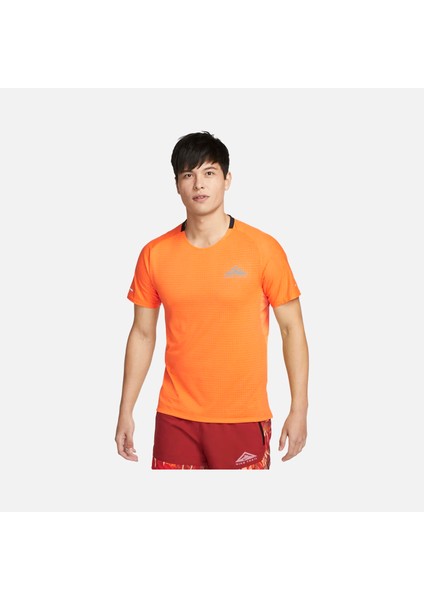 DV9305 885 Nike Dri-Fit Trail Solar Chase Running Short-Sleeve Erkek T-Shirt