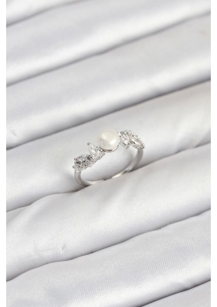 Bfs Pirinç Gümüş Renk Zirkon Taşlı Incili Model Kadın Yüzük