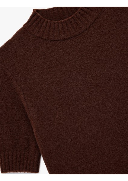 Regular Fit Kısa Kollu Dik Yaka Triko Kazak modelleri