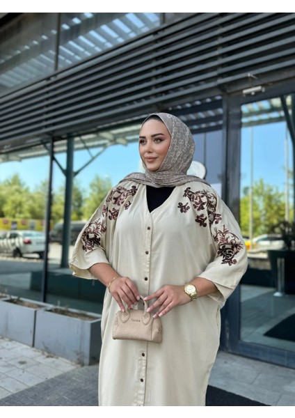 Düğmeli Nakışlı ve Pul Detaylı Elbise fiyatları