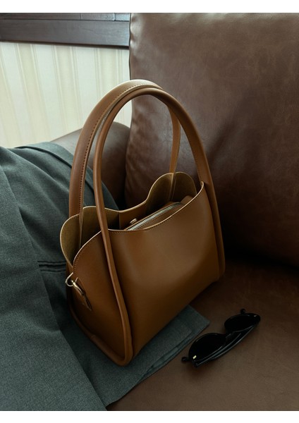 Kadın Üç Bölmeli Özel Tasarım Çıkarılabilir Makyaj Çantalı Suni Deri El ve Omuz Çantası Rain modelleri