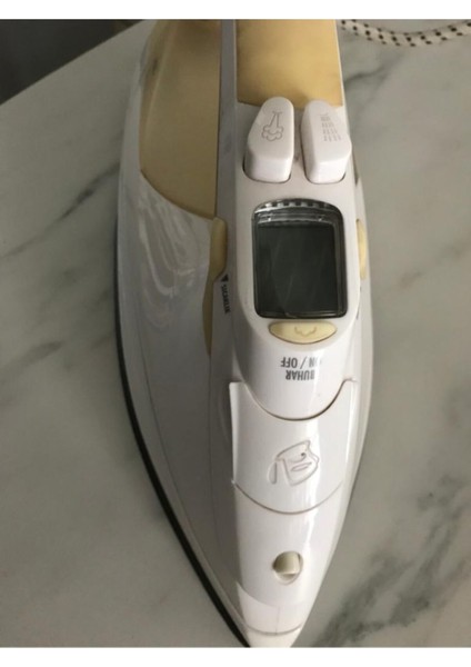 Dijital Göstergeli 2400W Buharlı Ütü, Pratik ve Etkin Kullanım Sağlar. fiyatları