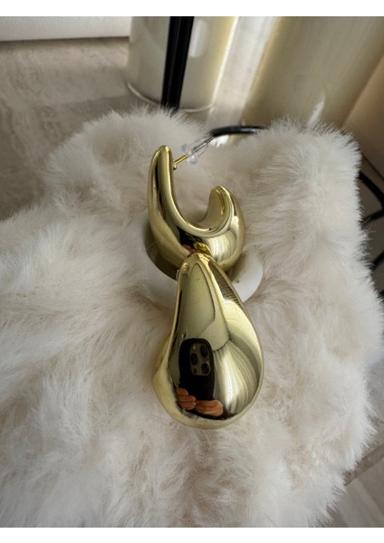 Damla Model Bombe Çivili Küpe