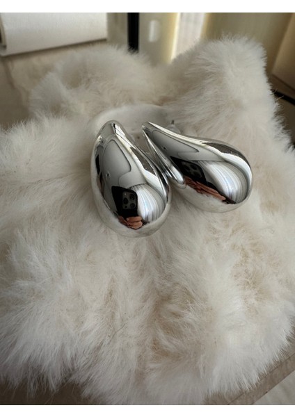 Damla Model Bombe Çivili Silver Küpe fırsatları