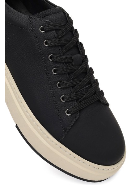 Erkek Siyah Bağcıklı Kalın Tabanlı Deri Sneaker 25WFD6124FT