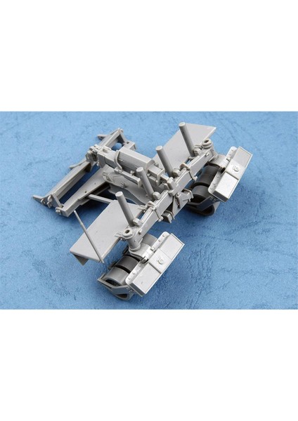 01574 1/35 Ölçek, M1132 Stryker Mühendis Ekibi Aracı ve Lwmr-Mayın Temizleme Aparatı, Plastik Model Kiti modelleri
