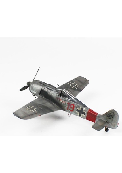 QD076 1/48 Ölçek, Focke-Wulf 190 A-6 Sergilemeye Hazır Plastik Uçak Maketi modelleri