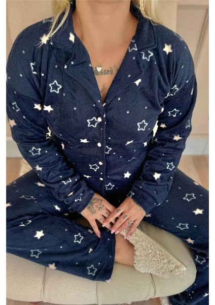 Lacivert Yıldız Heart Desenli Önden Düğmeli Peluş Polar Pijama Takımı indirimleri