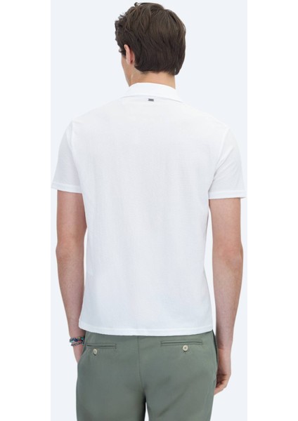 Beyaz Desenli Polo Yaka T-Shirt indirimleri