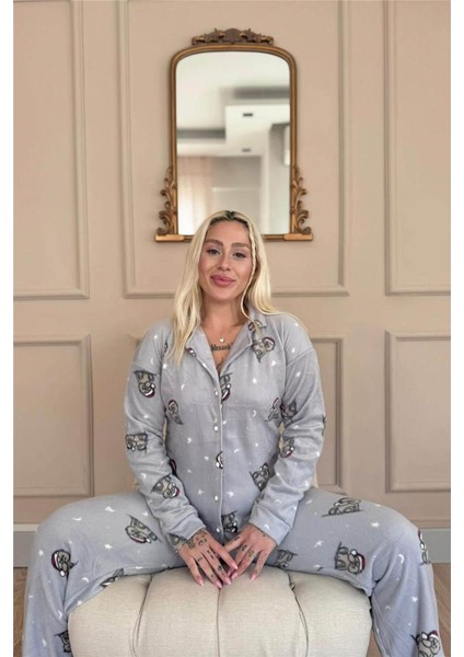 Gri Dreamy Bear Desenli Önden Düğmeli Peluş Polar Pijama Takımı fırsatları