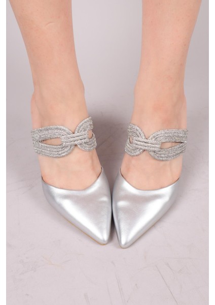 Izard Taşlı Burnu Kapalı Topuklu Terlik Gümüş indirimleri