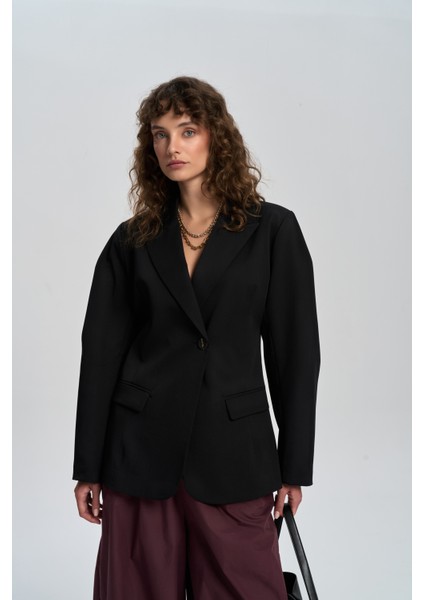 Briella Belden Oturtmalı Siyah Blazer