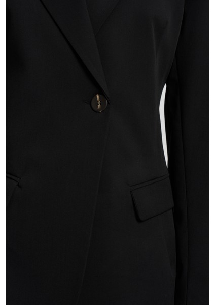 Briella Belden Oturtmalı Siyah Blazer
