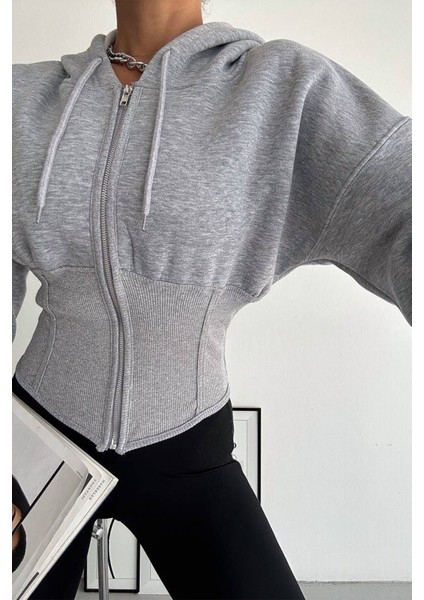Kadın Siyah Fermuarlı Hoodie – Minimal Sokak Ruhuyla modelleri