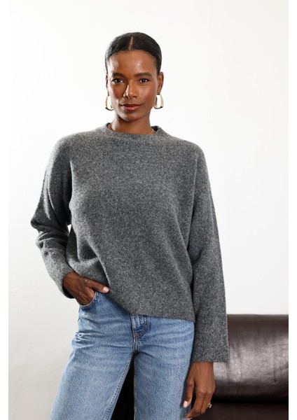 Antrasit Bisiklet Yaka Yumuşak Dokulu Triko 251297 fırsatları