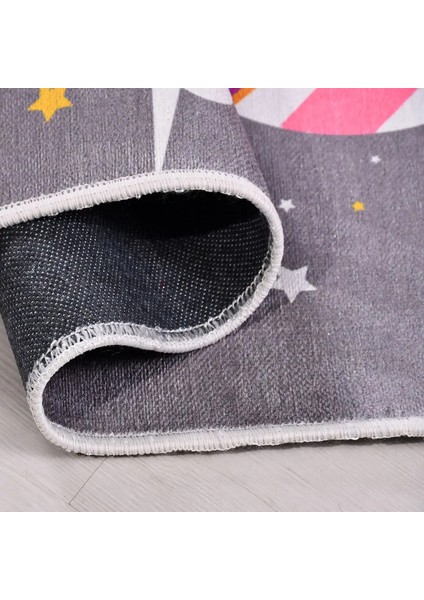 Aigle Figürlü Gri Pamuk ve Polyester Kaydırmaz Taban Dijital Baskı Çocuk Halısı modelleri