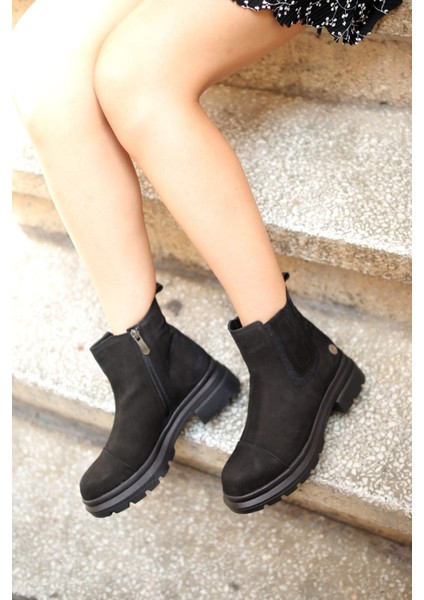 1660 Hakiki Deri Yanları Lastik Detaylı Tırtıklı Kalın Taban Fermuarlı Bot