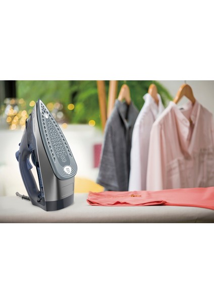 Hızlı ve Güçlü Buharlı Ütü, 2500W, 45/160 gr Buhar, Gri Renk, Yüksek Performans indirimleri