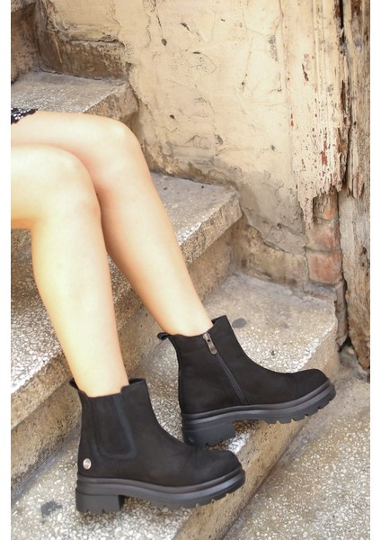 1660 Hakiki Deri Yanları Lastik Detaylı Tırtıklı Kalın Taban Fermuarlı Bot