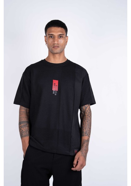 Kısa Kollu Baskılı Dikişli Siyah Pamuklu T-Shirt modelleri