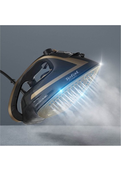 Hafif ve Güçlü Buharlı Ütü, Pürüzsüz ve Parlak Kıyafetler Için Ideal Seçim