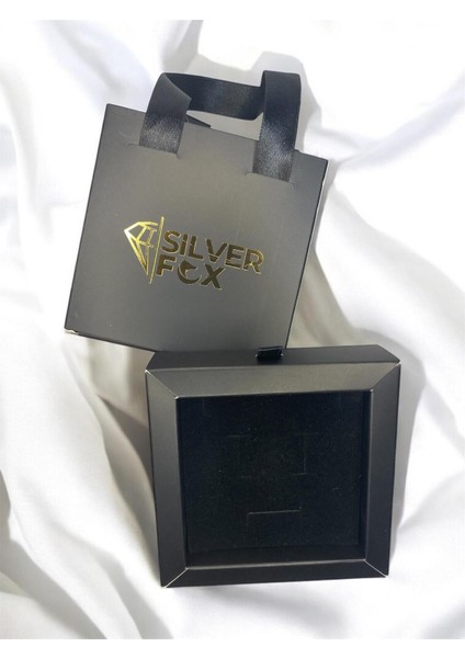 El Blender Seti 1700W Kırmızı ve Zarif Gümüş Kolye ile Şıklık