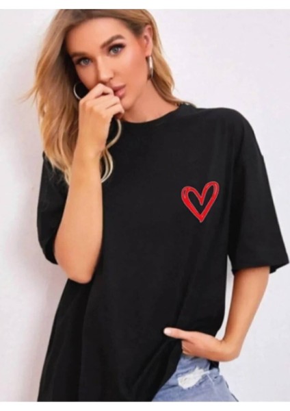 Minimal Kalp Baskılı Siyah Oversize Tshirt