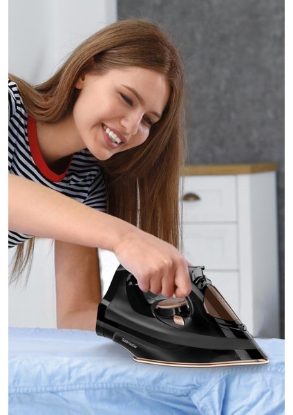 Güçlü 2200W Nano Seramik Tabanlı Buharlı Ütü, Geniş Su Tankı ve 160G Etkili Buhar modelleri