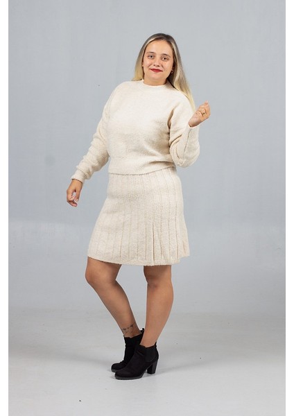 Büyük Beden Uyumlu Krem Triko Takım | Etek & Kazak Şıklığı fiyatları