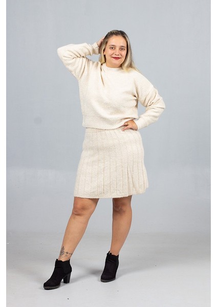 Büyük Beden Uyumlu Krem Triko Takım | Etek & Kazak Şıklığı indirimleri